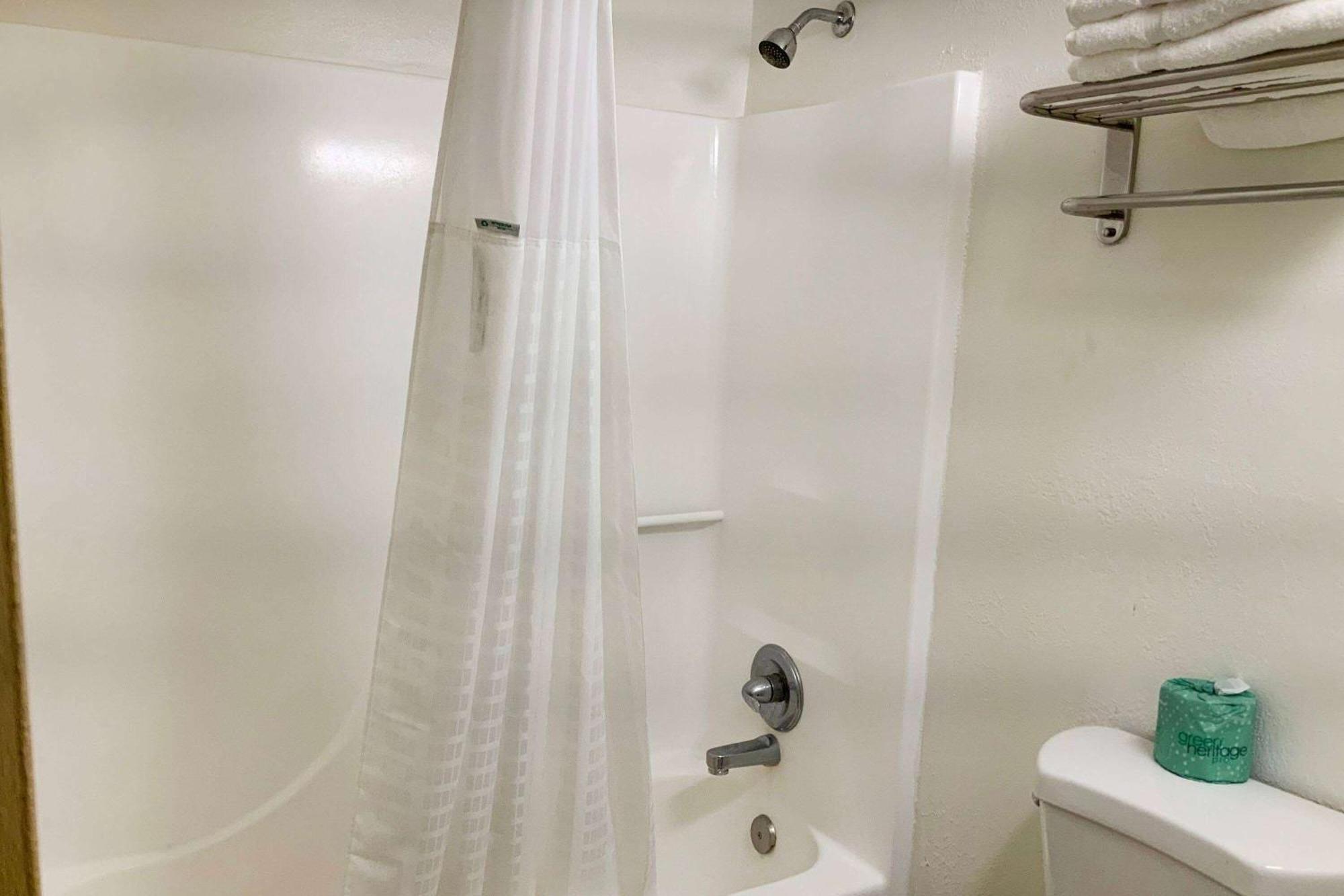 Days Inn By Wyndham Troy Il Zewnętrze zdjęcie